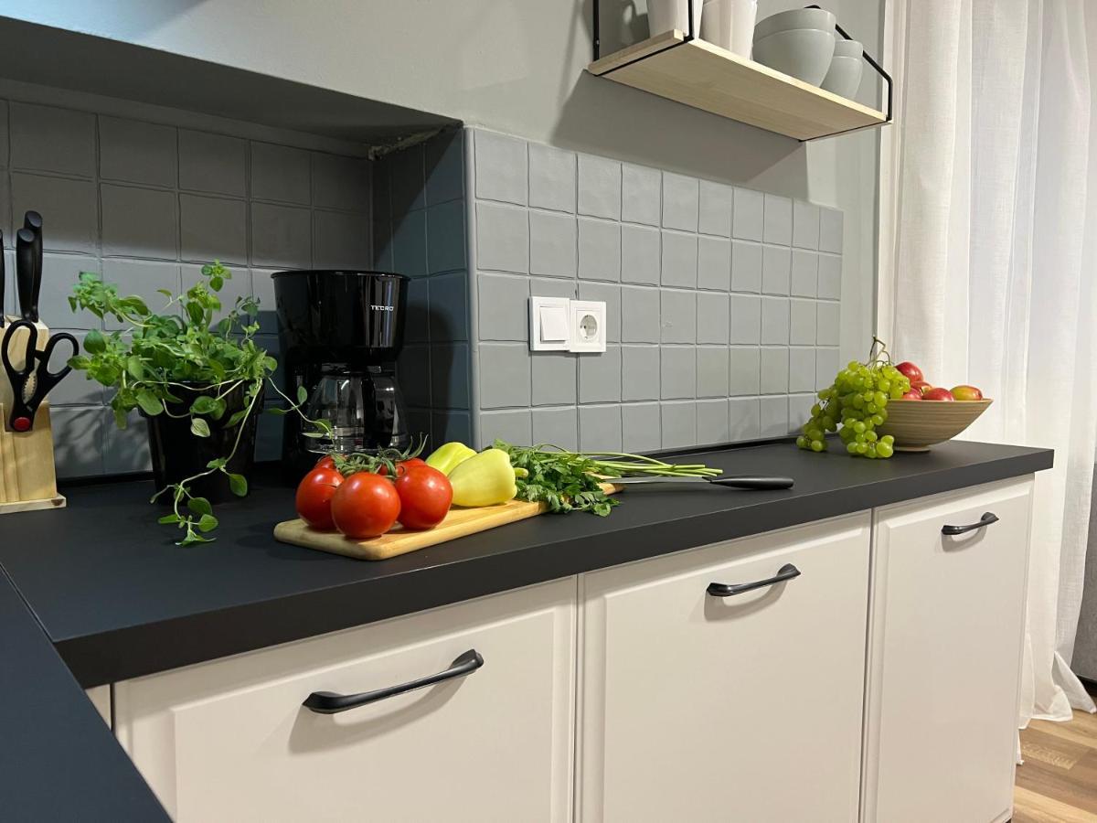 Cinderella Apartment With Free Parking Πούλα Εξωτερικό φωτογραφία