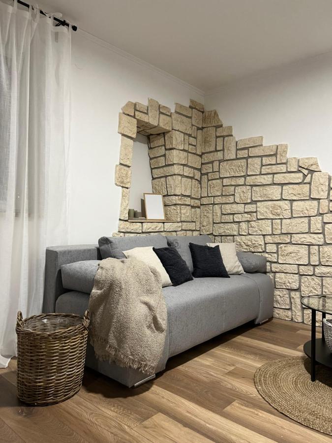 Cinderella Apartment With Free Parking Πούλα Εξωτερικό φωτογραφία