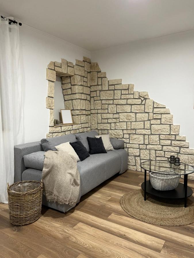 Cinderella Apartment With Free Parking Πούλα Εξωτερικό φωτογραφία